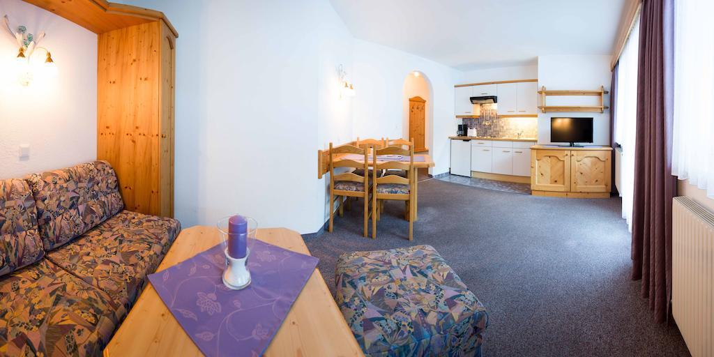 Pension Roasthof Нойштифт-им-Штубайталь Экстерьер фото