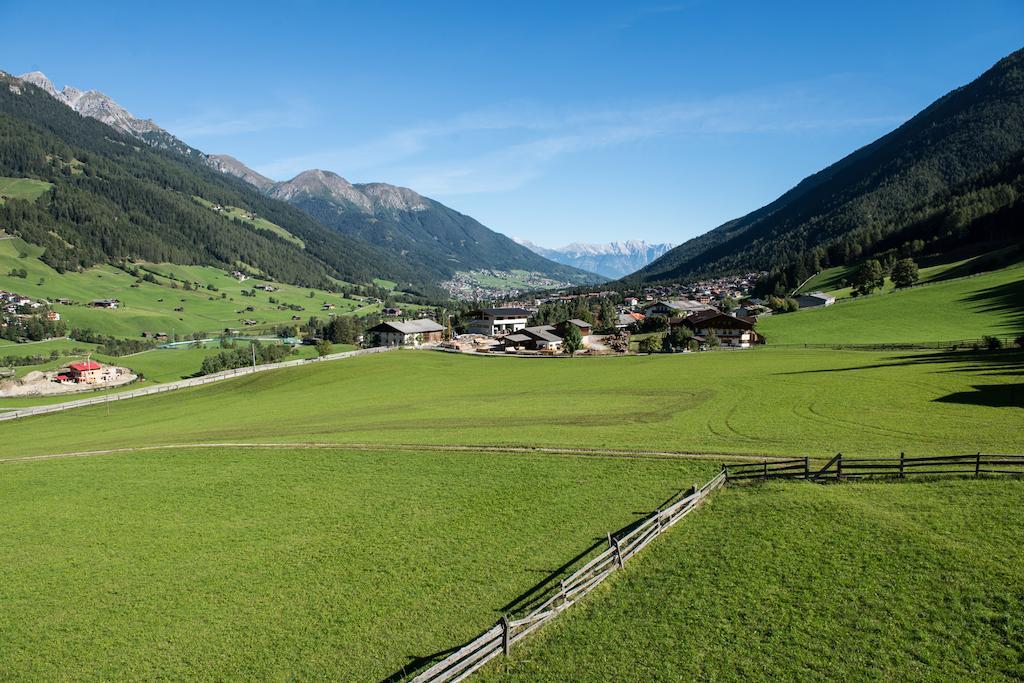 Pension Roasthof Нойштифт-им-Штубайталь Экстерьер фото